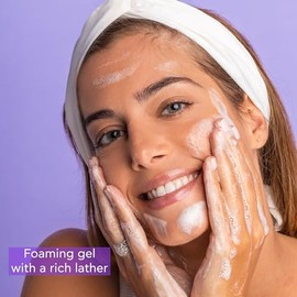 Apivita Crema Espuma Limpiadora Facial para Rostro y Ojos 200ml - Limpiador Facial Espumoso y Desmaquillante - Limpieza Facial Natural con Lavanda, Oliva y Propóleo - Limpia, Hidrata, Antioxidante