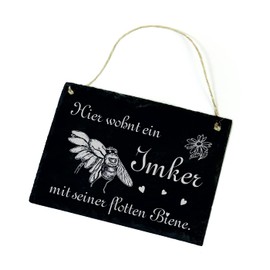 Hier wohnt ein Beekeeper mit seiner flotten Biene [German Language] Engraved Slate Sign 22 x 16 cm