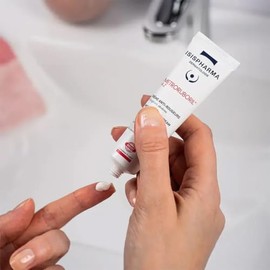 Isispharma Metroruboril AZ 30 ml Crema Antirojeces Disminuye de Manera Eficaz la Intensidad de los Enrojecimientos Severos | Original | Diebe Equipos 