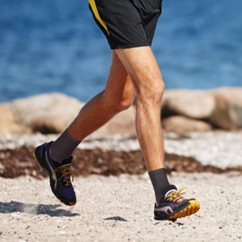 YUEDGE Men's Cushioned Crew Socks Mosture Wicking Gym Golf Tennis Athletic Socks Casual Brethable Cotton Socks Black Socks for Men 10-13, 5 Pairs