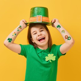 Leesgel St Patricks Day Accessories for Kids, 204 Sheets Individually Wrapped Glow Temporary Tattoos for St Patricks Day Decorations, Irish Fancy Dress Party Favours Supplies Toys
