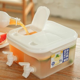 Seahelms 5L Fridge Water Dispenser, Leakproof Plastic Drinks Milk Dispenser With Tap, Large Capacity Fridge Drink Dispenser with Faucet Water Jug Refillable For Making Teas and Juices (25.5*24.5*13cm)