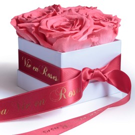 ROSEMARIE SCHULZ Heidelberg Preserved Infinity Roses - Flowers Shelf Life 3 Years - in White Flower Box with Satin Ribbon in Red and Gold Lettering (Coral)