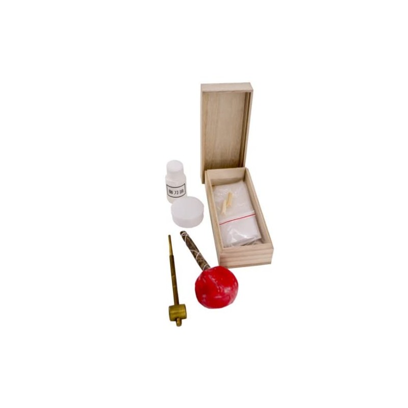 AMONT Katana Cleaning Kit in Wooden Box