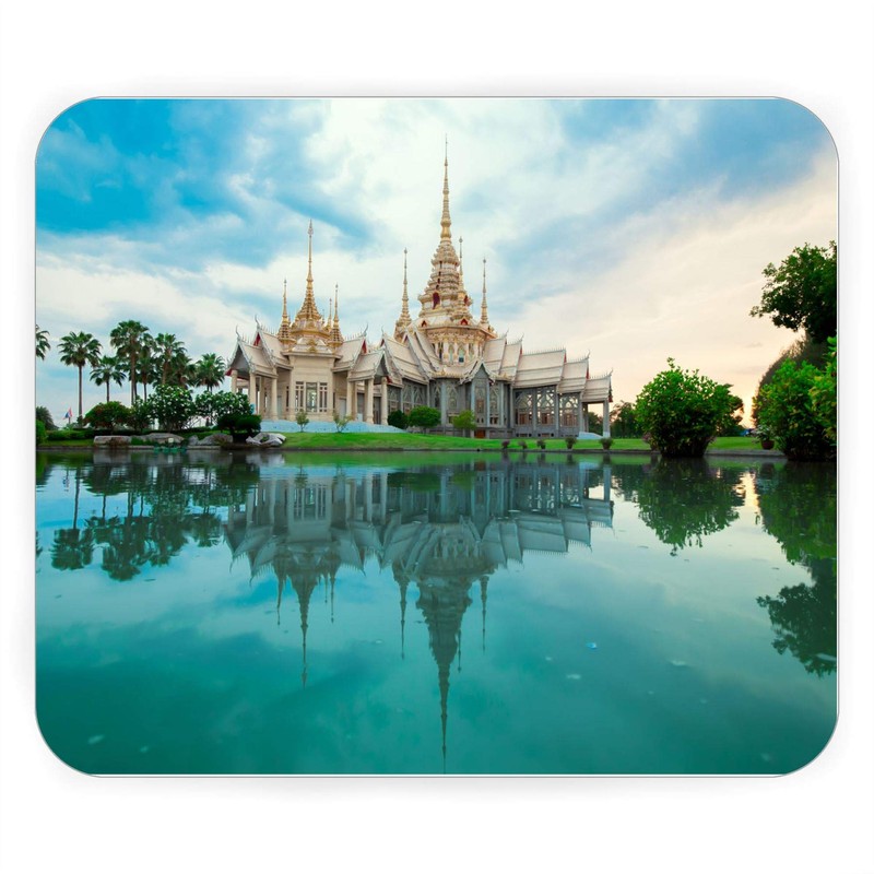 Mausunterlage Der Tempel von Khorat spiegelt Sich in Clear Water