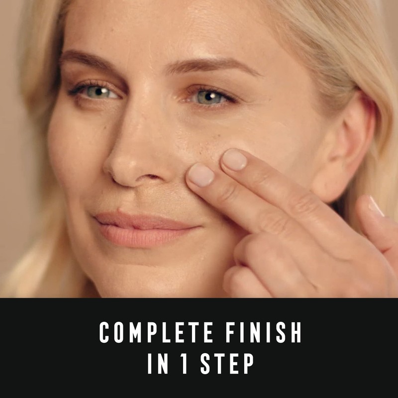 Max Factor Miracle Touch Foundation in Colour 60 Sand -