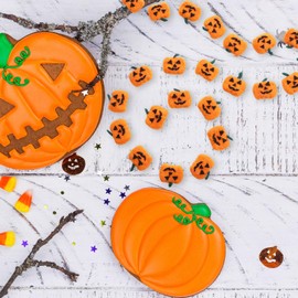 Hillsuren 24 Pcs Halloween Felt Pumpkin Wool Felt Ball Garland Spooky Fabric Pumpkin Ornaments for DIY Crafts Halloween Fall Party Hanging Home Wall Table Farmhouse Tree Indoor Outdoor Decoration