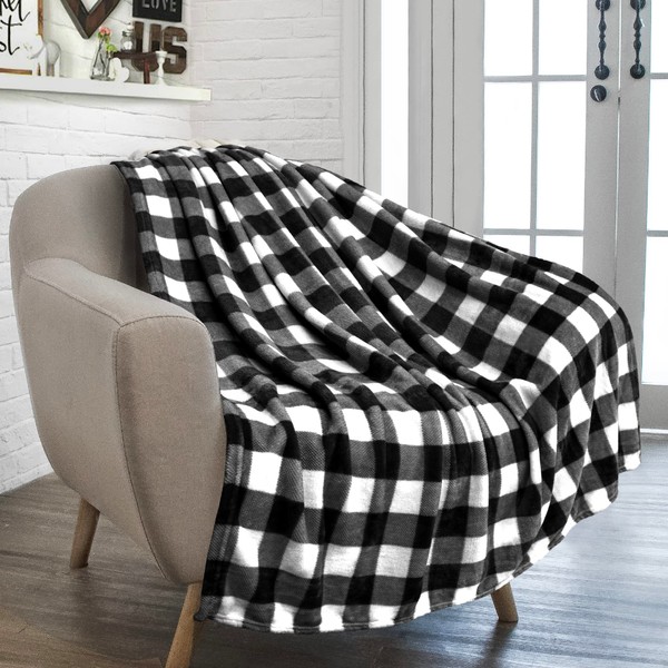PAVILIA Black and White Buffalo Plaid Fleece Throw Blanket for Couch, Soft Checkered Flannel Blanket for Sofa, Plaid Christmas Couch Throw Bed, Warm Cozy Decorative Blanket Fall Decor Gift, 50x60
