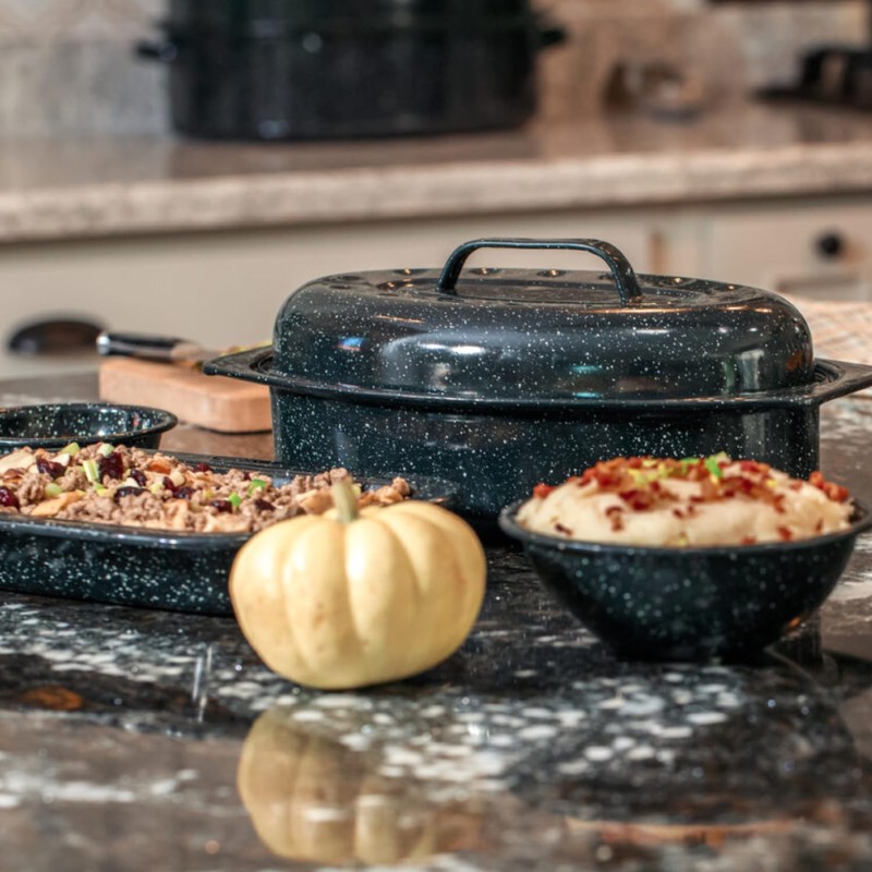 Granite Ware 13-inch oval roaster with Lid. Enameled steel design