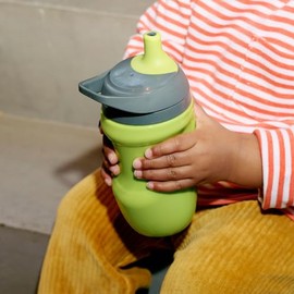 Tommee Tippee Botella isotérmica Sportee de, vaso para sorber para niños pequeños, mayores de 12 meses, 9 oz., a prueba de derrames, asa fácil de suje