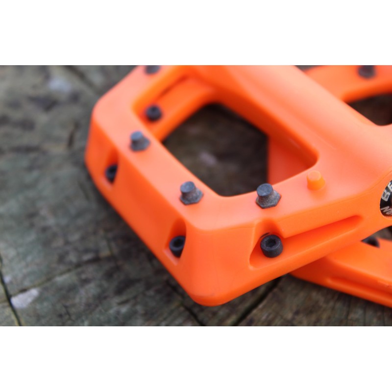 Eastern Nylon Linx Pedals 9/16 - Lightweight, High-Grip MTB &
