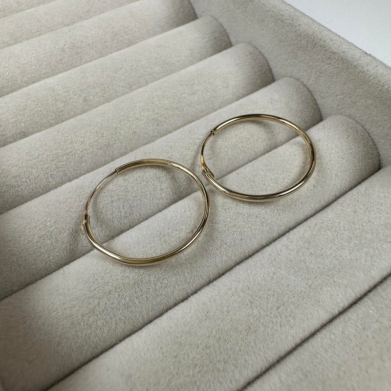 Light 9ct Gold 18mm Diameter Sleeper Hoop Earrings