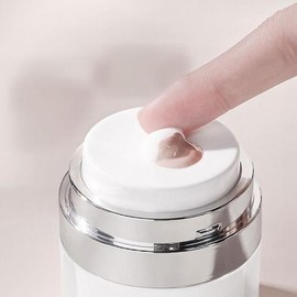 Neukkim Store Vacuum Cream Empty Bottles Cosmetic Repackaging Containers Empty Bottle Pumps Hand Cream Pumping Travel Supplies Repackaging Containers / 느낌상점진공 크림공병 화장품 소분 용기 공병 펌프 핸드 크림 펌핑 여행용 부자재 소분통