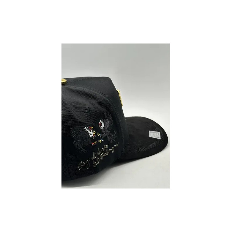 Gorra Big Boss // Puestos Quince Negra Gallo Dorado