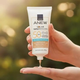 Anew Tripleproteccion Solar Facial Medioclaro 2.5 Fps50 Avon                                                                                          