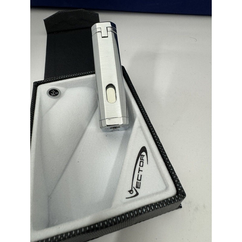 Vector Urbano Triple Jet Cigar Lighter with Punch Cutter -