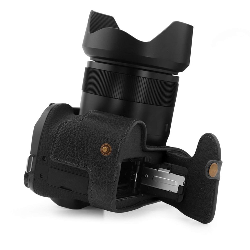 MegaGear MG1681 EVER READY BLACK REAL LEATHER CAMERA CASE COVER