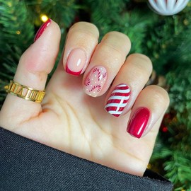 Christmas Press on Nails Short Square French Winter Fake Nails Red Full Cover Swirl Candy Cane False Nails with Designs Glossy Glue on Nails Acrylic Nails Manicure Artificial Nails for Women Girls