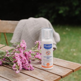 Mustela Repellente Zanzare, Viso e Corpo, Neonati dai 2 Mesi, Bambini, Tutta la Famiglia, anche in Gravidanza - Respinge Zanzare e Zanzare Tigre fino a 8 Ore, Zecche fino a 7 Ore (100ml)