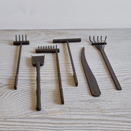 Zen&Tao Japanese Miniature Zen Garden Six Pieces Tools Kit Set Stylish Design Easy to Clean Mould Free Sturdy and Functional Perfect Match for DIY Mini Zen Garden (Black)