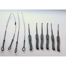 Broken key extractor set