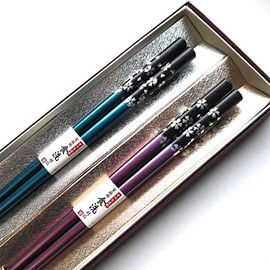 Wakasa Lacquer Chopsticks for Married and Wife Chopsticks Dishwasher Safe, Non-slip, Set of 2 in a Cosmetic Box (103: Ginmai Sakura, Blue/Purple)