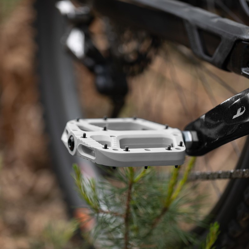 Oxford Mountain Bike Pedals Loam 20 Nylon Flat Pedals. Chromoly