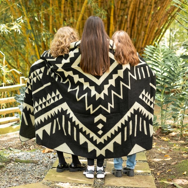 Alpaca Wool Blend Blanket, Black and White, Queen - Quick
