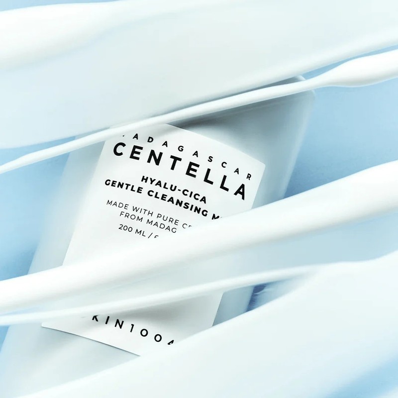 SKIN1004 Madagascar Centella Hyalu-Cica Gentle Cleansing Milk 200ml