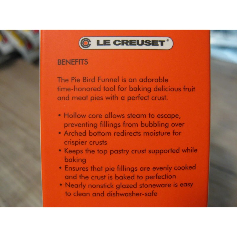 Le Creuset RARE Le Creuset 3 1/4" Pie Bird Baking