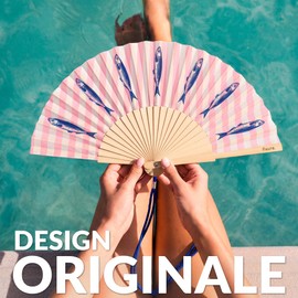 Fisura – Ventaglio in legno stampa sardine rosa, accessorio estivo moderno stile mare, con laccetto incluso, idea regalo originale, 42,5 x 23 cm