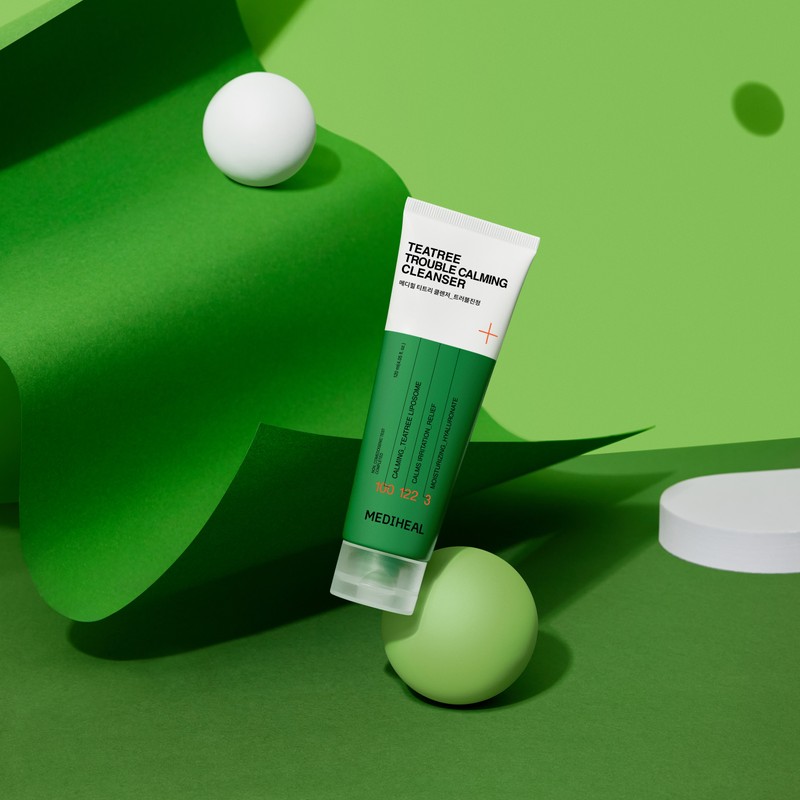 Mediheal Tea Tree Trouble Soothing Cleansing Foam / Hypoallergenic, slightly