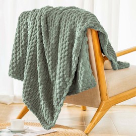 Bnuitland Sage Green Flannel Throw Blanket (50X70 inches), 300 GSM Fleece Cozy Warm Soft Home Decor Lightweight Bed Sofa Blanket for Adults, Suitable for All Seasons.