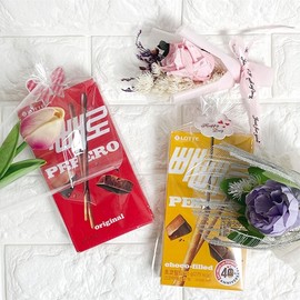 Pepero + Flower Bouquet Set: Pepero Day Rose Bouquet, Anniversary Celebration Gift for Girlfriend Flower Delivery Rose 2ea