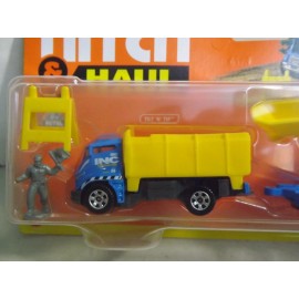 Matchbox 2021 Matchbox Hitch 'N Haul  Construction Zone Dump Truck-Mixer-2 Men-Sign