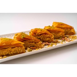 Cedar Pastries 16-Piece Traditional Triangle Baklava – Cashew, Almond & Walnut Assortment | Handmade Mediterranean Dessert | Kosher & Halal