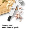 OXO Good Grips - Mandolina, Rebanador de ajo, Blanco