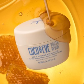 Coco & Eve- La PRIMERA mezcla de retinol, miel y probióticos del mundo crea el entorno perfecto para un cabello fuerte, voluminoso y brillante para combatir los signos del envejecimiento.