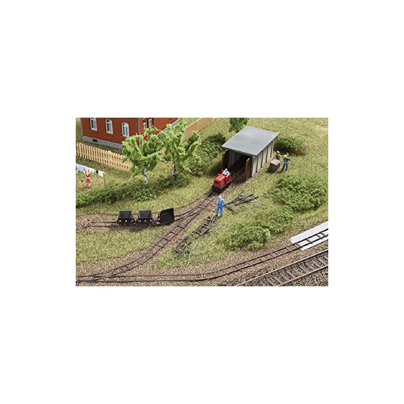 Auhagen 43700 Narrow Gauge Railway Set Replica with Engine Shed