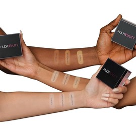 HUDA BEAUTY Original Easy Bake Loose Baking & Setting Powder Loose Powder Fixing Makeup 20 g by Bella (CUPCAKE, 20.00 g (1 Pack))