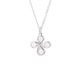 jewellerybox Sterling Silver & Pearl Four Leaf Clover Necklace 14 Inches