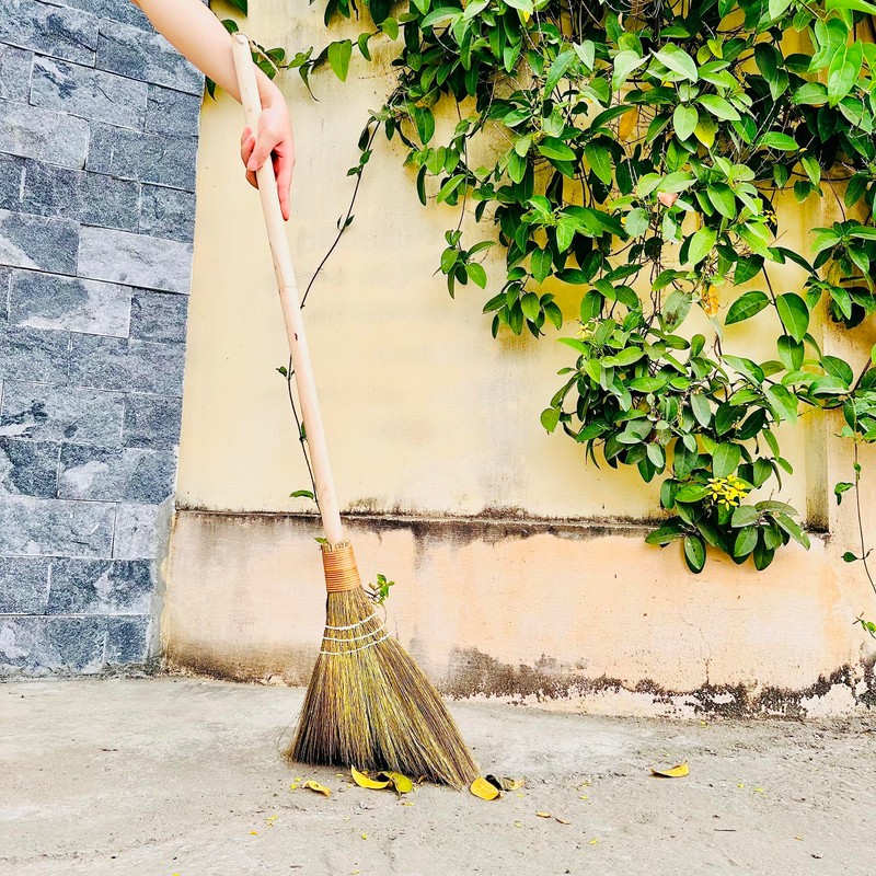 TTS Handmade Whisk Sweeping Broom - Vietnamese Straw Soft Broom
